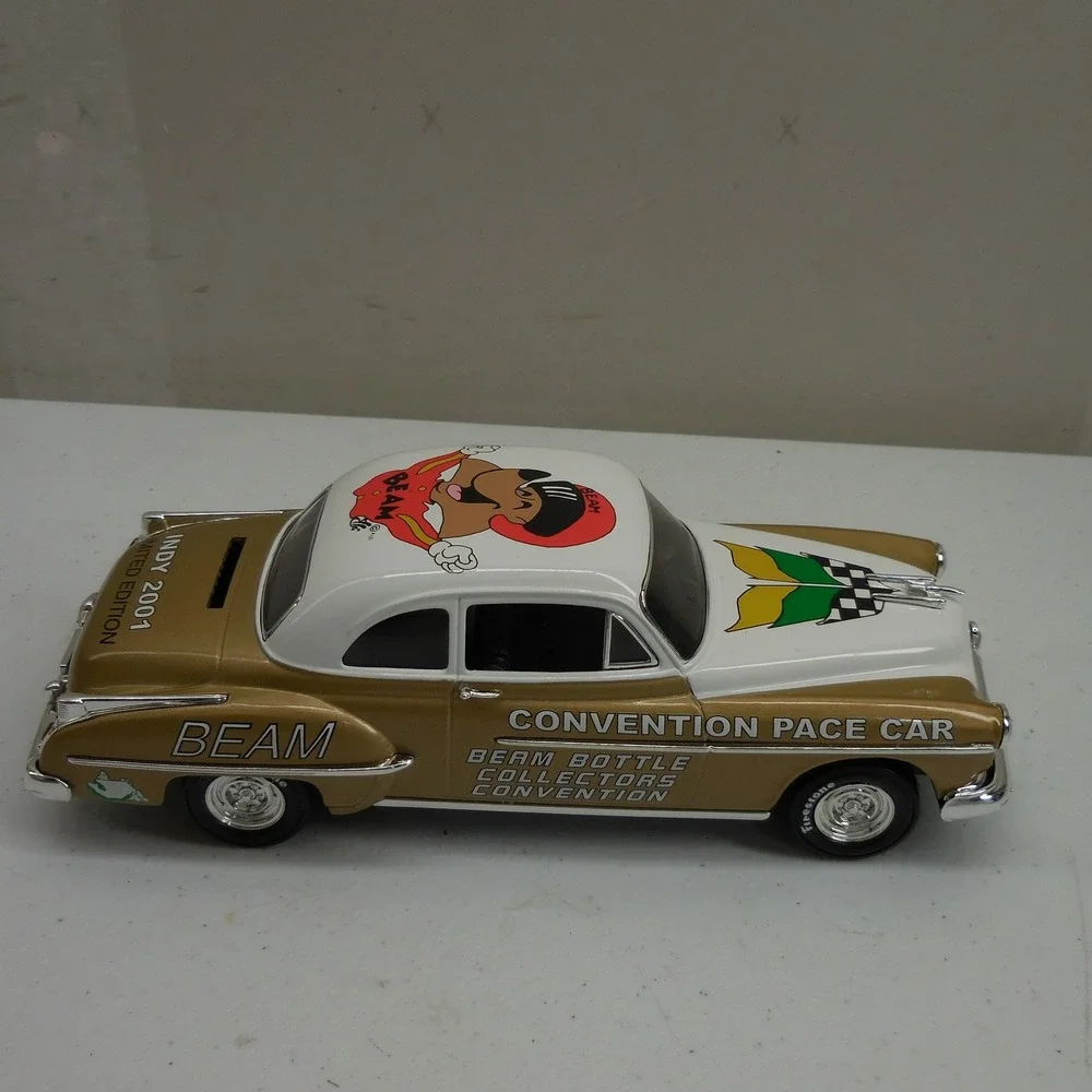 Ertl 1950 Oldsmobile Rocket 88 Diecast Bank Jim Beam 2001 Convention Pace Car